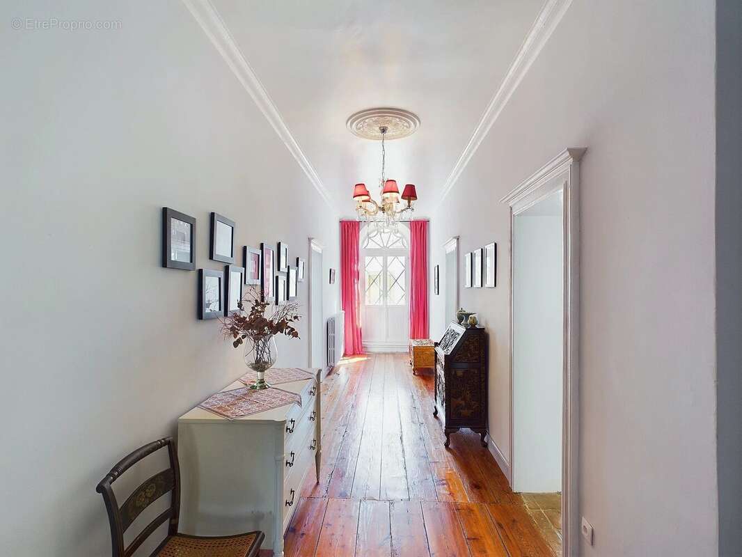 Belle maison de caractère avec jardin privé - photo 12