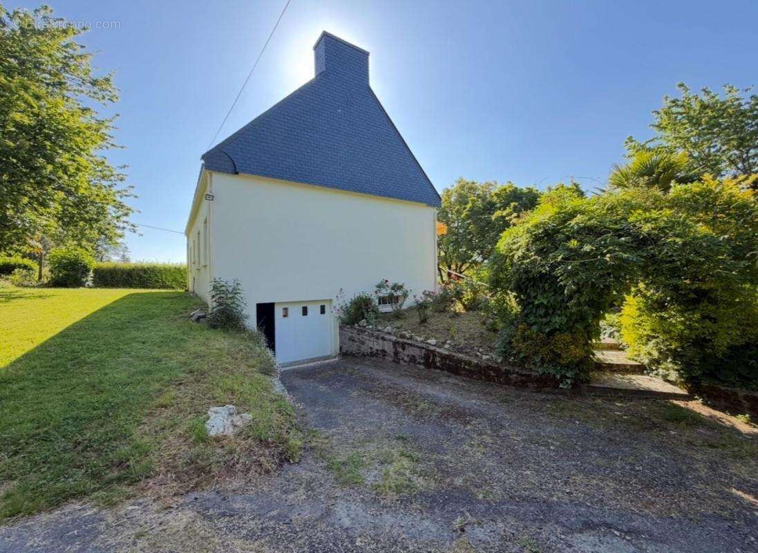 Maison à PLUHERLIN