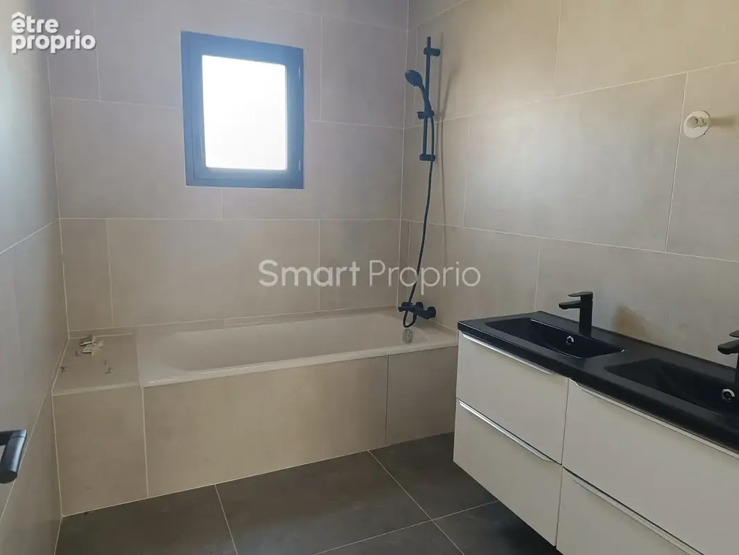 Montelimar 26200 - maison contemporaine de plain-pied - 137 m2 - terrain 730 m2 - 3 chambres - piscine - garag - photo 9