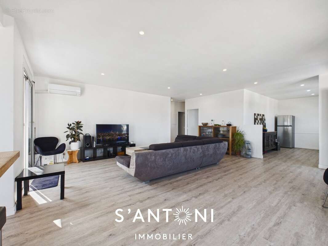 EXCLUSIVITE à CERS  Appartement sans charge de co-propriété DE 100m² entièrement rénové en 2024, 3 chambres, garage, parking pr - photo 5
