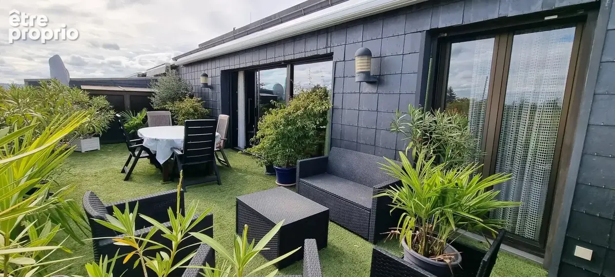 UNIQUEMENT à l'AGENCE CHARBIT  : splendide appartement en Centre ville avec terrasse de 50 m² et parking - photo 2