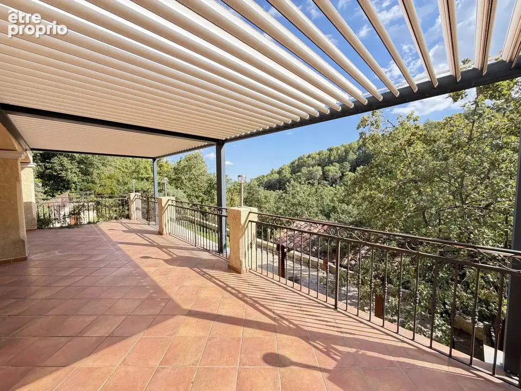 Figanières – calme, beaux volumes et piscine – 430 000 € - photo 3