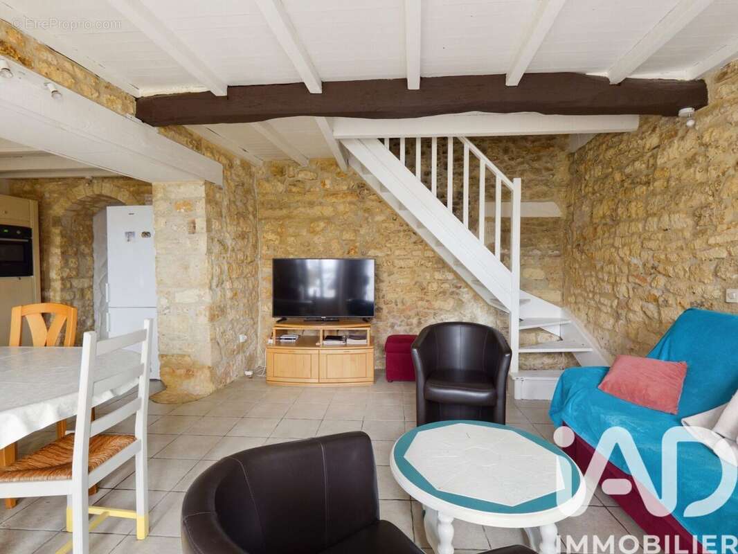 Maison 291 m² à Saint-Palais-De-Phiolin  - photo 2
