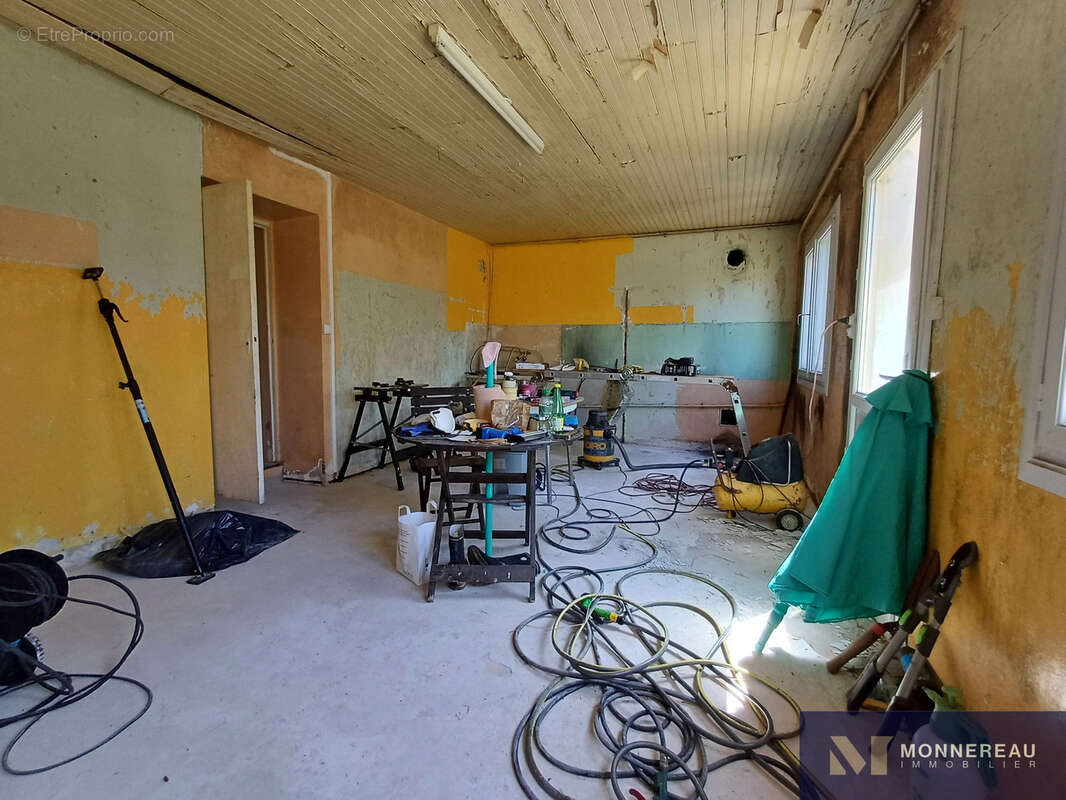 Maison à BAIGNES-SAINTE-RADEGONDE