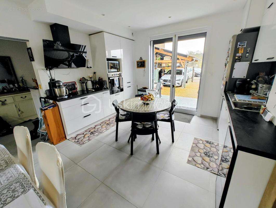 Maison à BAGNEAUX-SUR-LOING