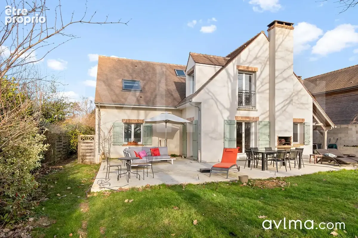 A deux pas de Feucherolles, dans un cadre exceptionnel - Maison familiale aux volumes généreux - photo 13