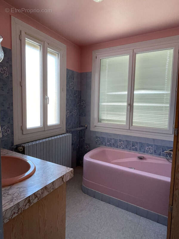 Maison Saint Aubin lès Elbeuf 6 pièces 144 m² - photo 6