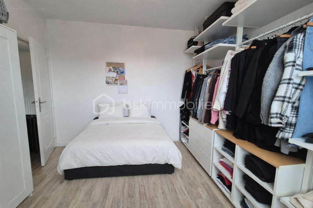 Appartement à FONTENAY-LE-VICOMTE