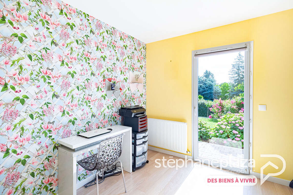 Maison plain-pied de 2018 - 93 m² habitables - 3 chambres - Garage - Terrain de 830m - photo 7