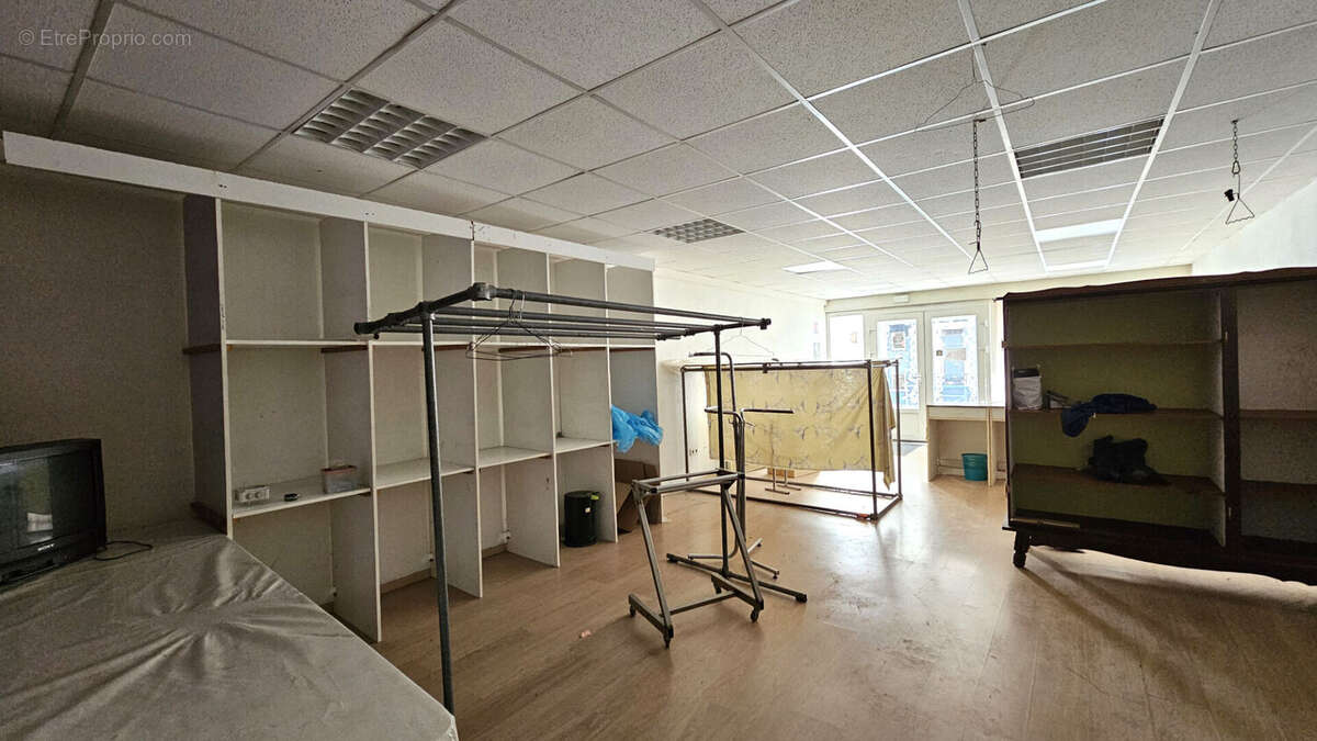 Commerce à SAINT-GENIX-SUR-GUIERS