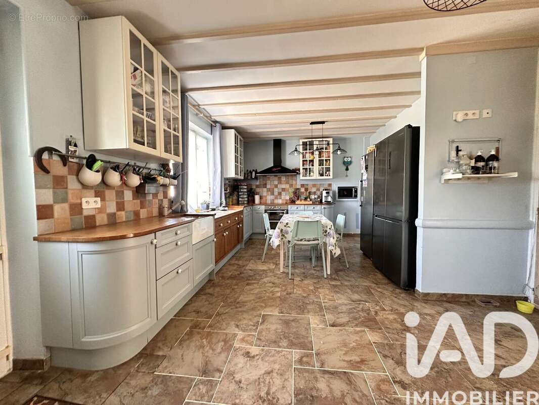Maison 163 m² à Sauze-Vaussais  - photo 4