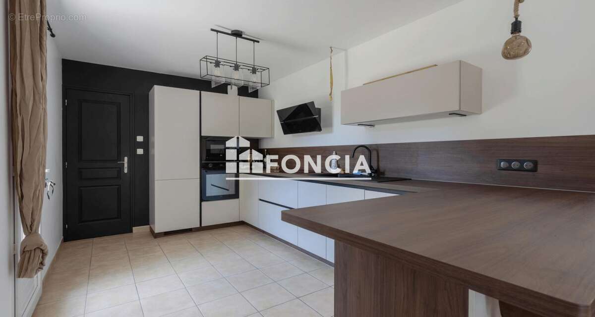 Maison à DOMFRONT-EN-CHAMPAGNE