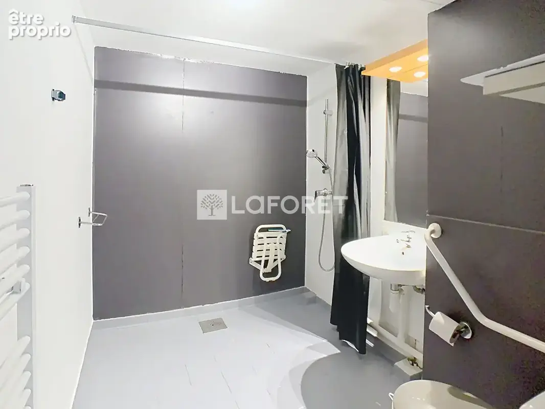 Carro - Appartement T2 de 44 m² avec terrasse, jardin et parking - photo 11