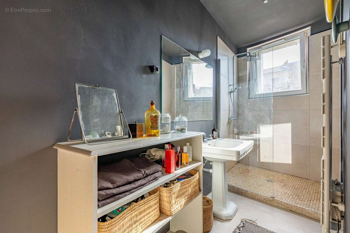 Appartement à MARSEILLE-1E
