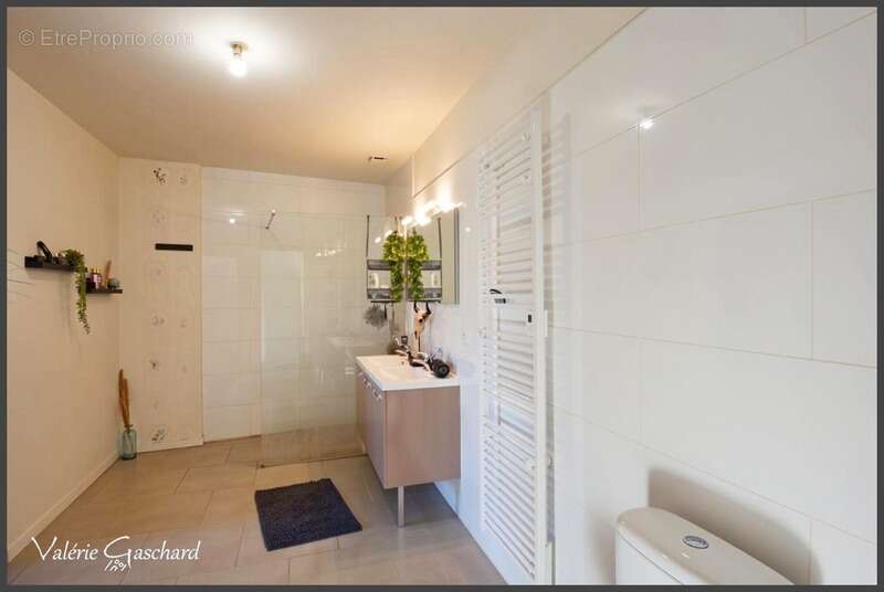 Appartement à COUTRAS