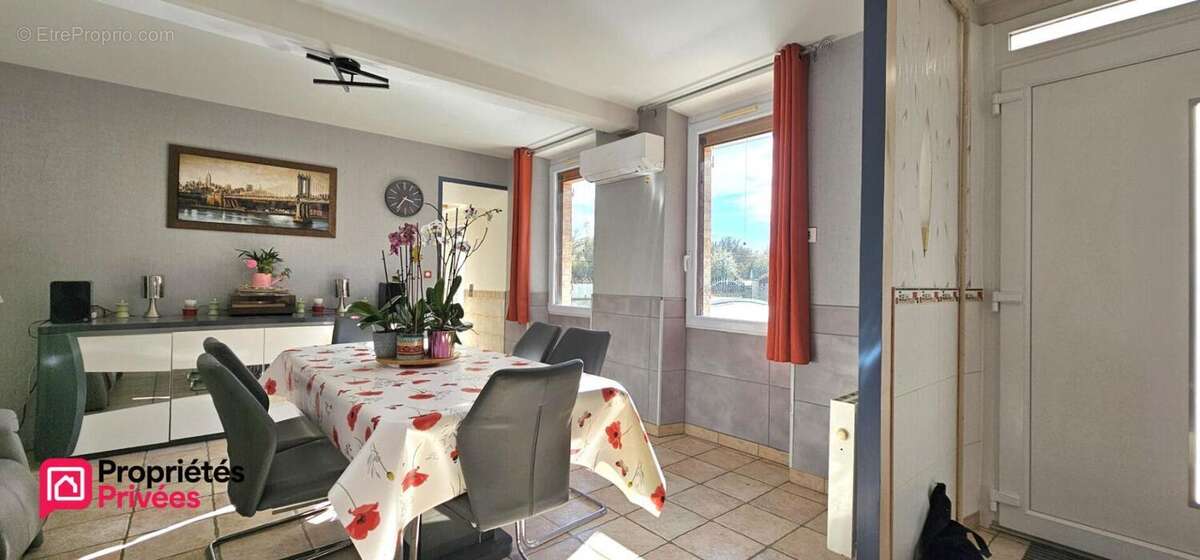 Maison à LA SELLE-SUR-LE-BIED