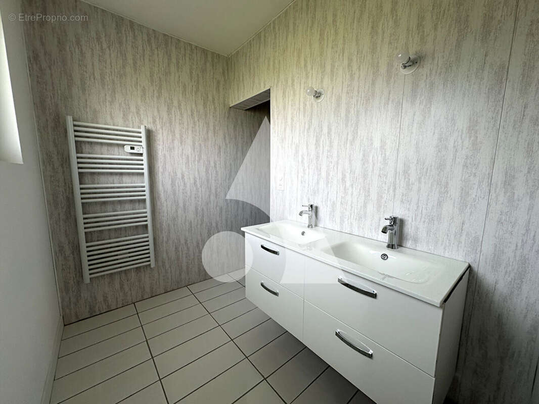 Maison à BEAUMONT-LE-ROGER