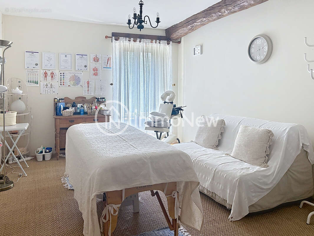 Belle maison de pierre de 1834 de 200 m2  sur un terrain de 3552 m2 sans vis a vis - photo 9