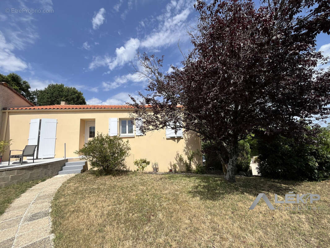 Maison 136 m² à Les Herbiers  - photo 2