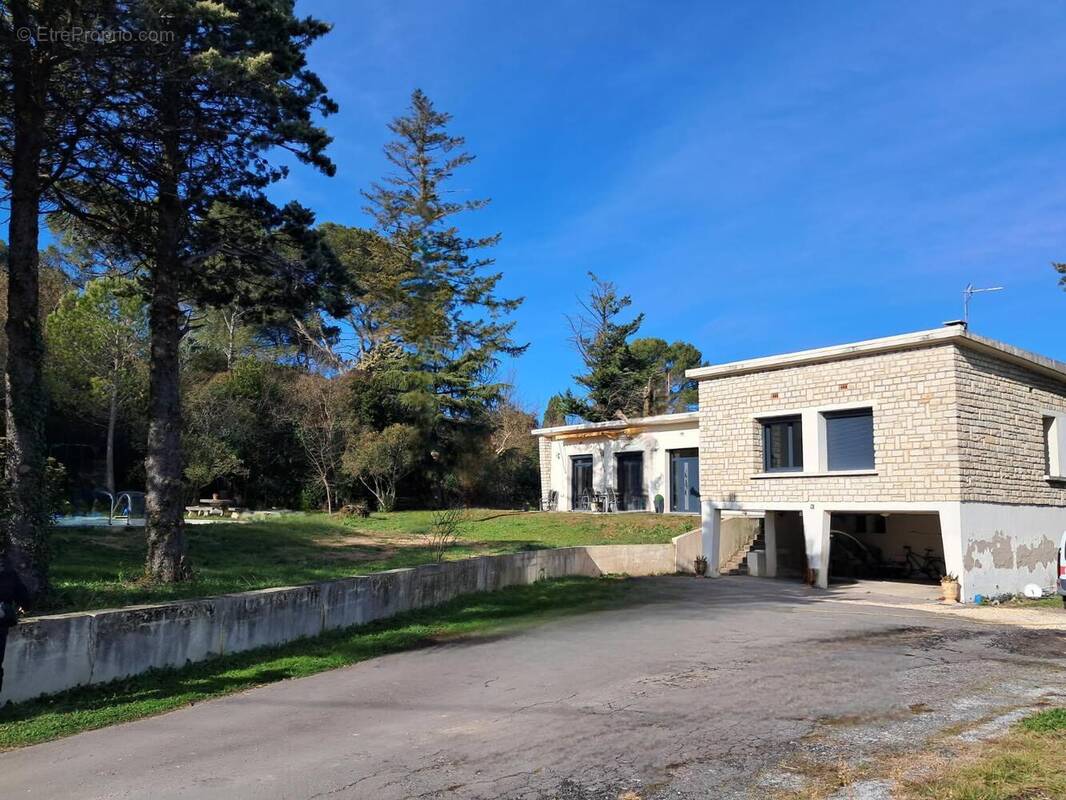 Maison à SAINT-HILAIRE-DE-BRETHMAS