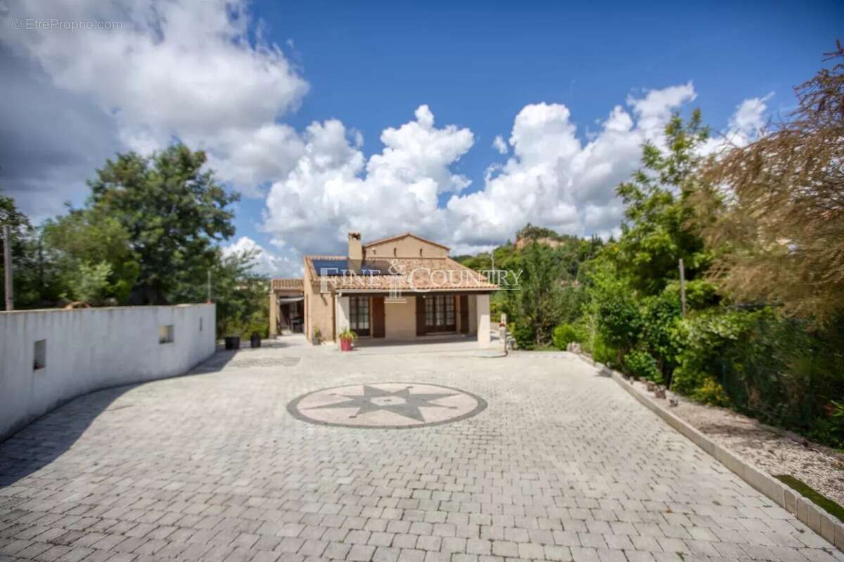 Maison à MANDELIEU-LA-NAPOULE