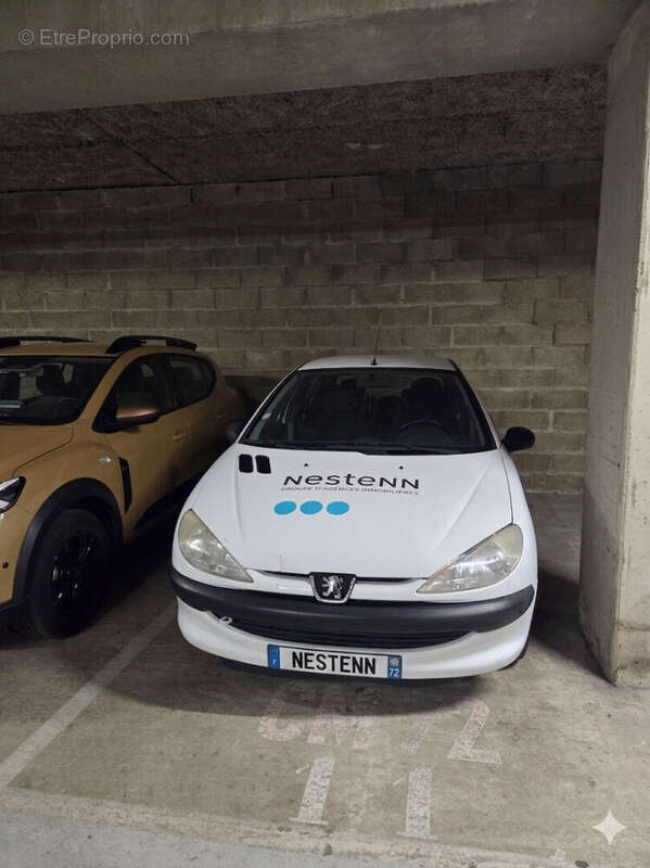 Parking à LE MANS