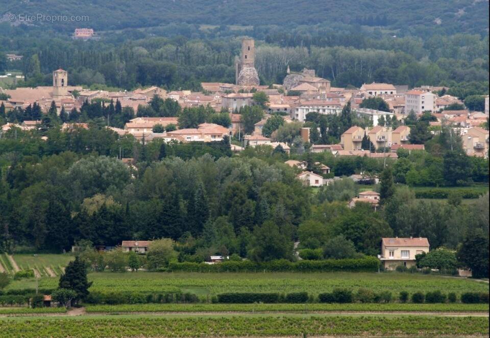 Terrain à ROQUEMAURE