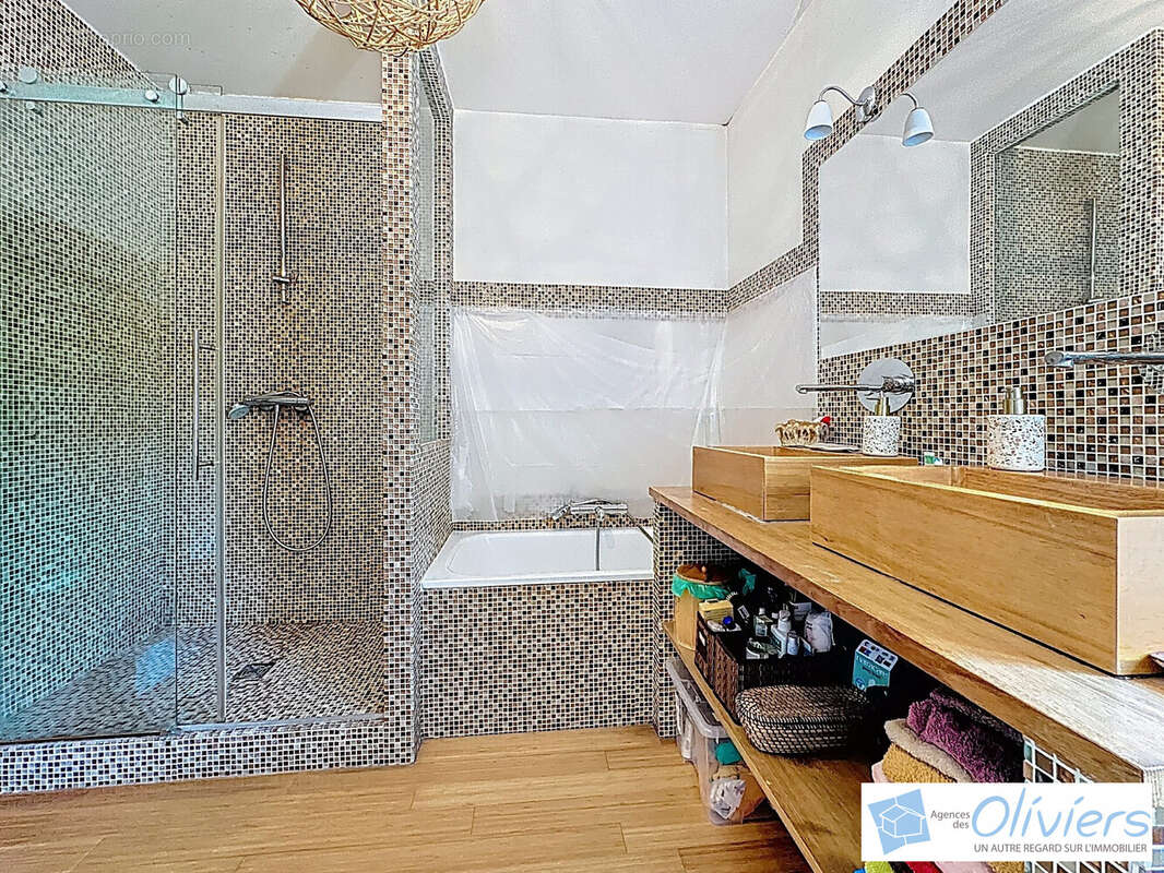 Maison à VOISINS-LE-BRETONNEUX