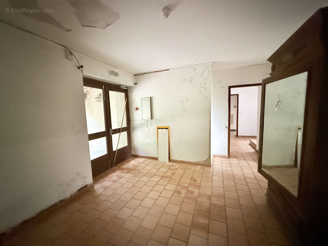 À Vendre   Mas avec Piscine, Écuries et Deux Bâtisses sur Terrain Naturel - photo 16