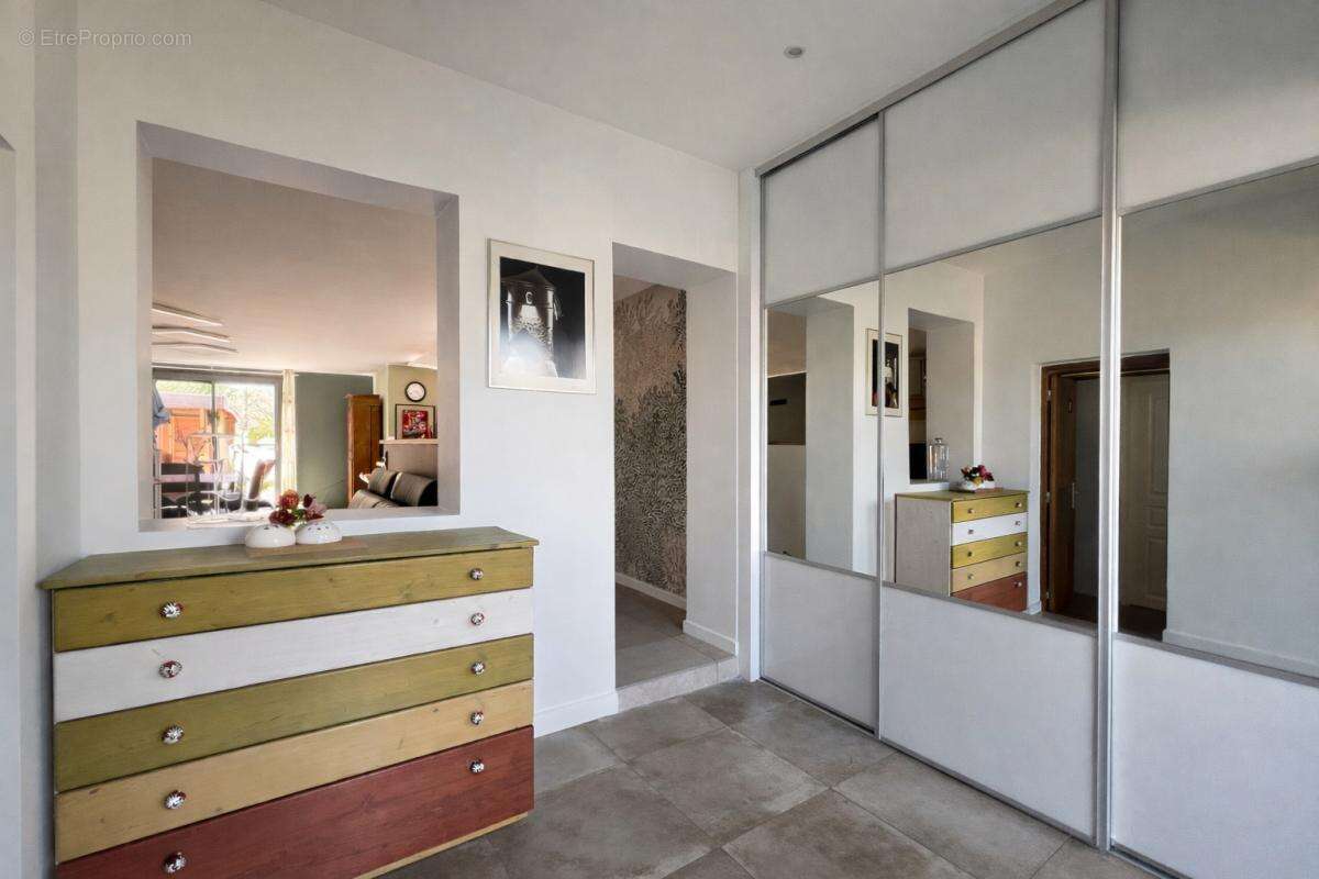 Maison à SAINT-GENIS-POUILLY