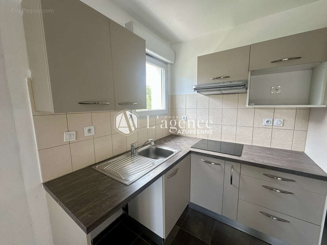 Appartement à SAINT-LAURENT-DU-VAR