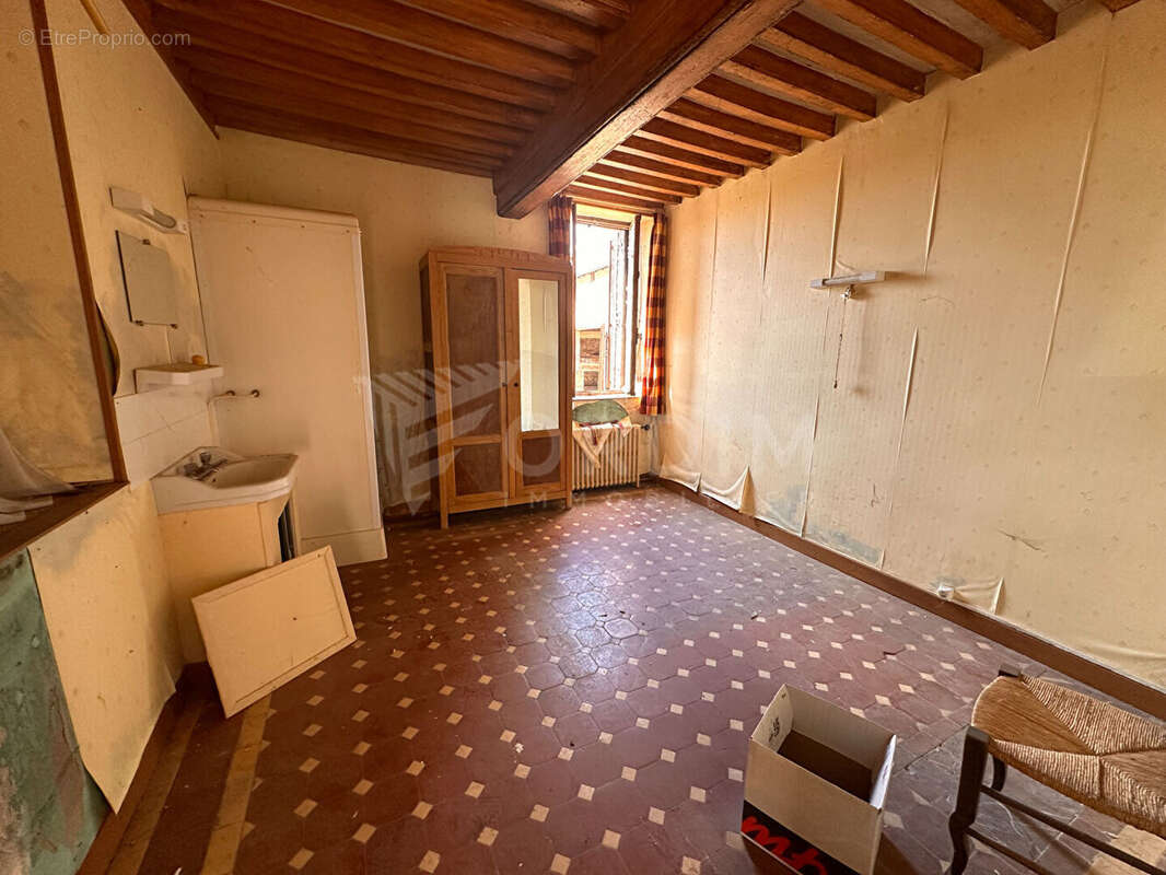 Maison à DUN-LES-PLACES