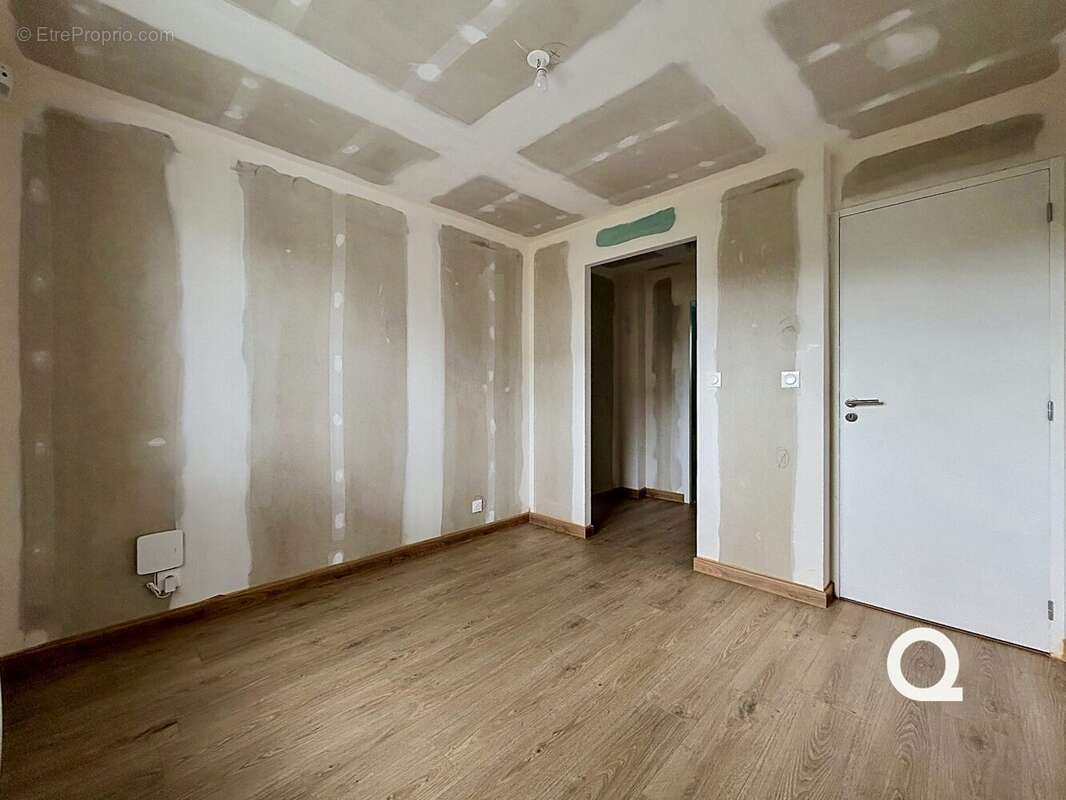 Maison à DOMAGNE