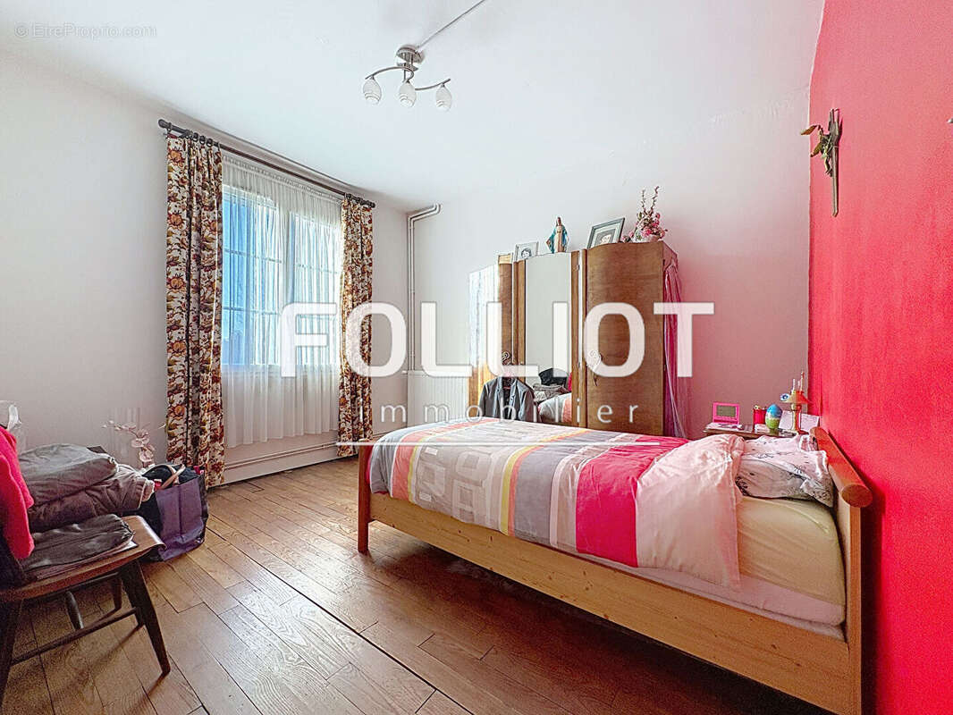 Maison à LE MESNIL-ROUXELIN