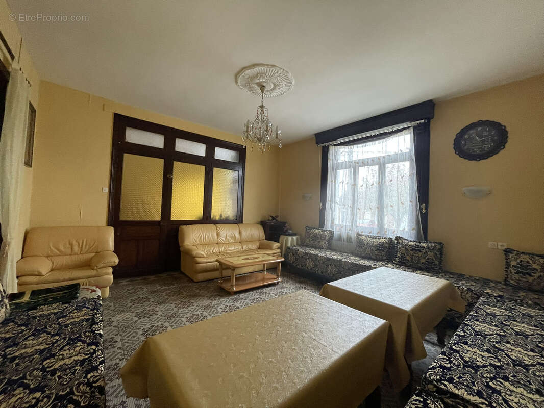 Maison à OSTRICOURT