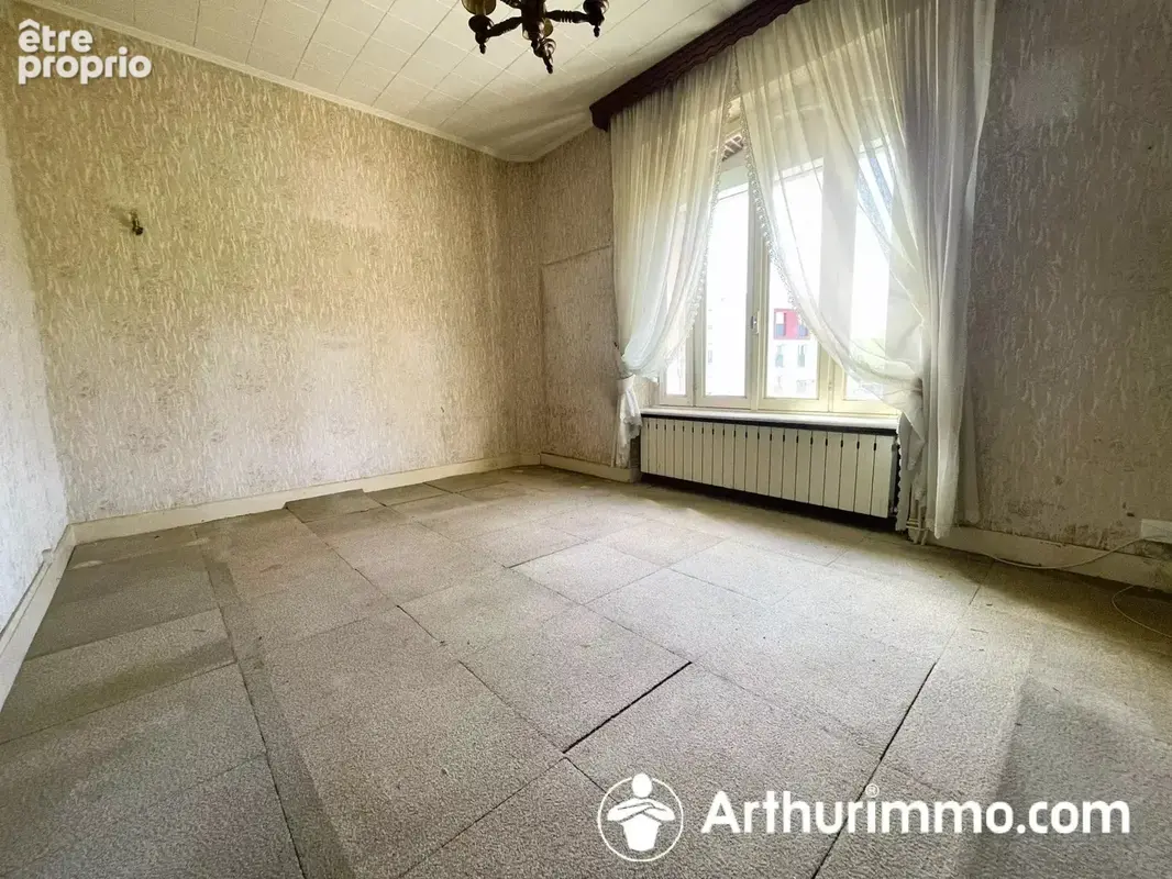 Maison mitoyenne 2 chambres, terrain plat, à rénover ! - photo 5