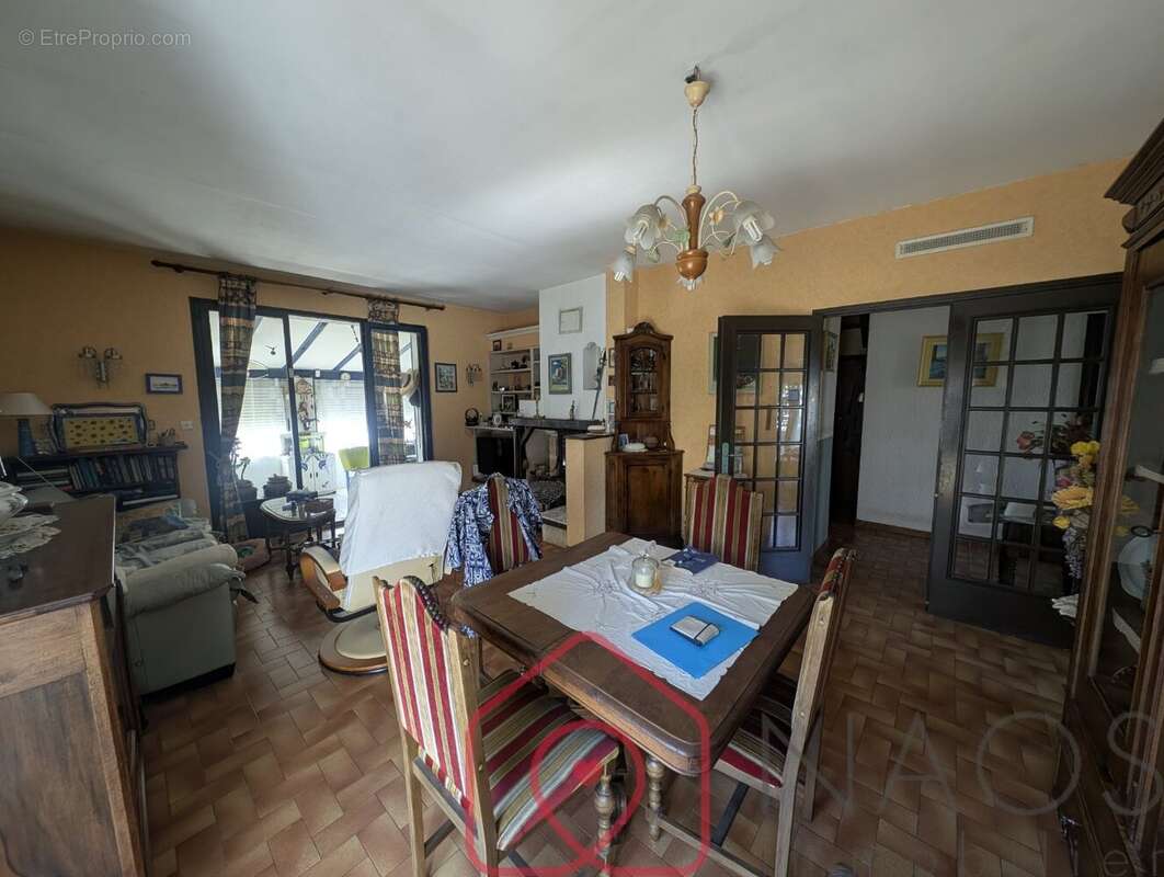 Maison à COURSAN