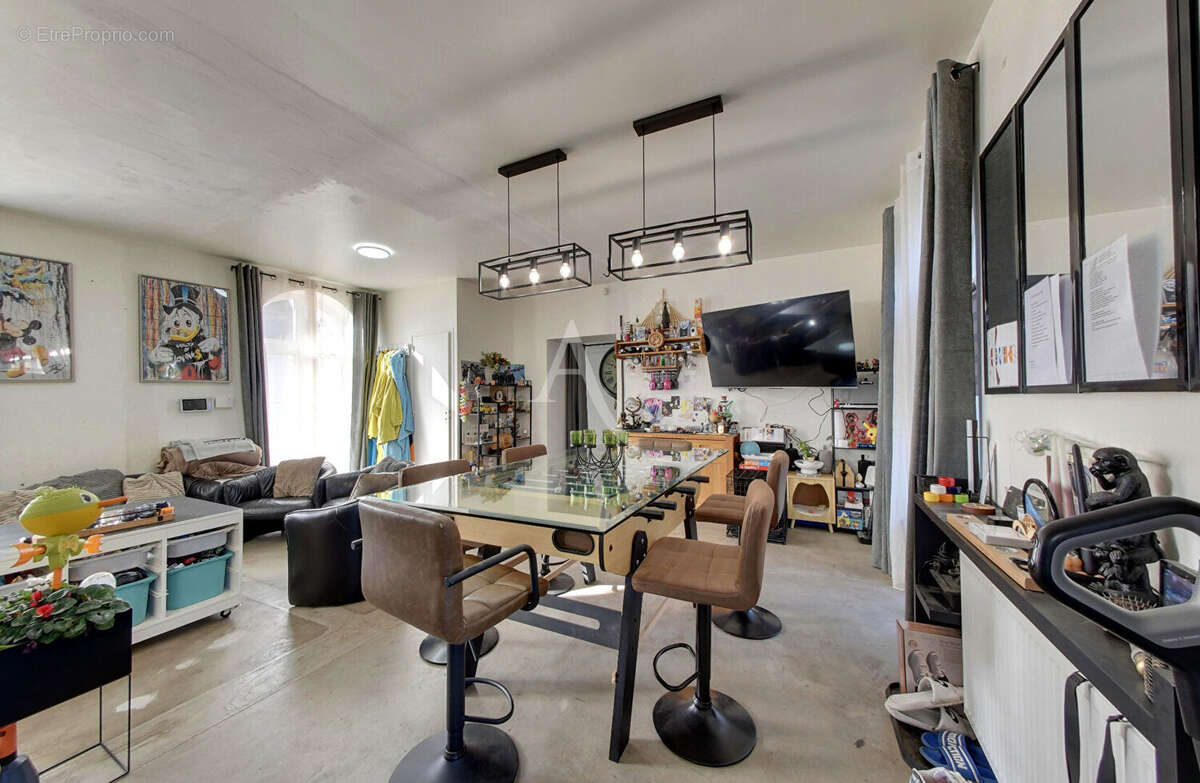 Maison à CHEVRY-COSSIGNY