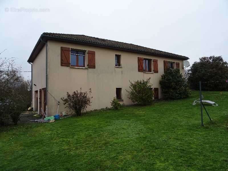 Maison à NEUVIC-ENTIER