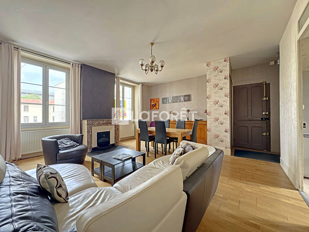 Appartement à SAINT-ETIENNE