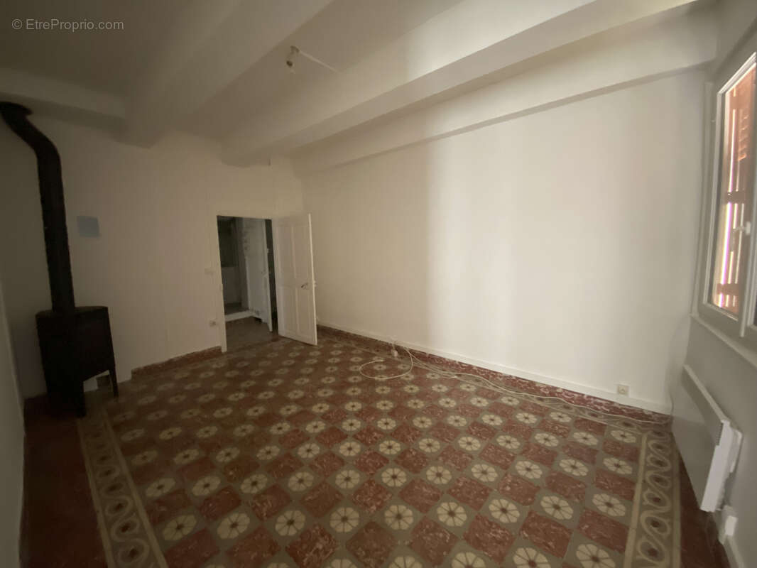 Maison à SAINT-MARCEL-DE-CAREIRET