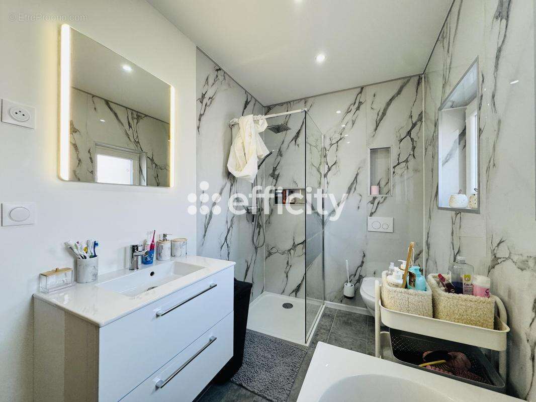 Maison à FACHES-THUMESNIL