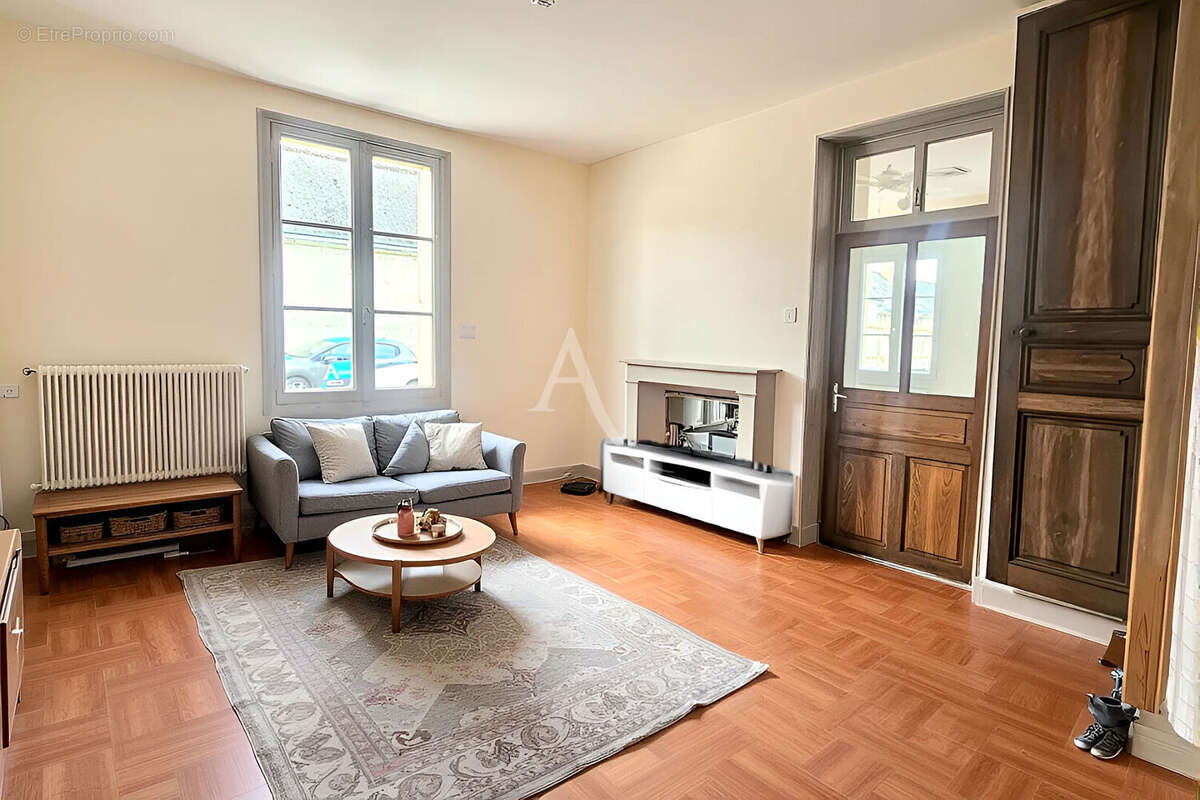 Maison à MONTRICHARD