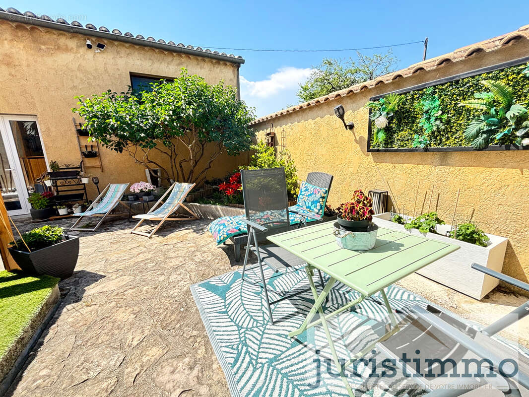 Maison à LAPALUD