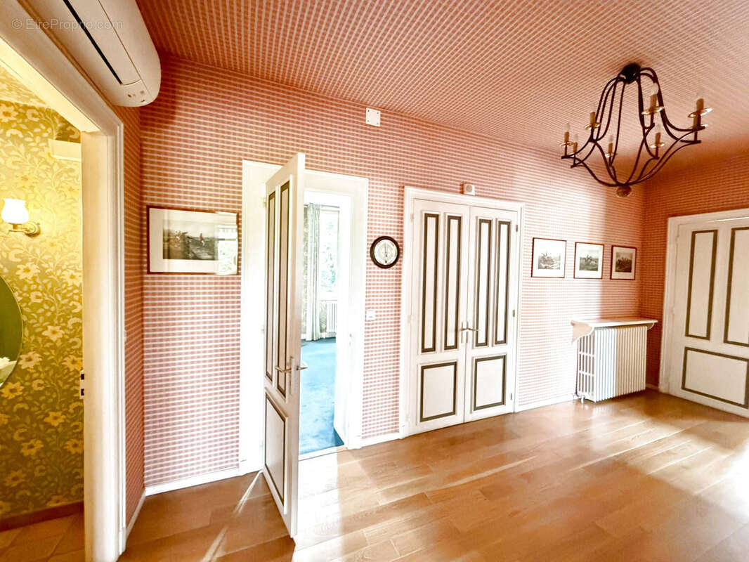 Vente jolie villa sur terrain de 602 m2 avec petite dépendance LUXEUIL LES BAINS - photo 7