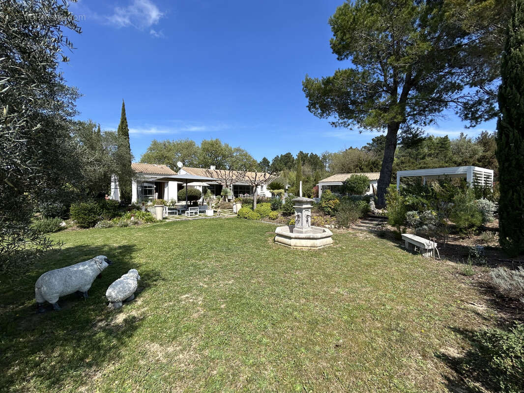 Maison à SAINT-QUENTIN-LA-POTERIE