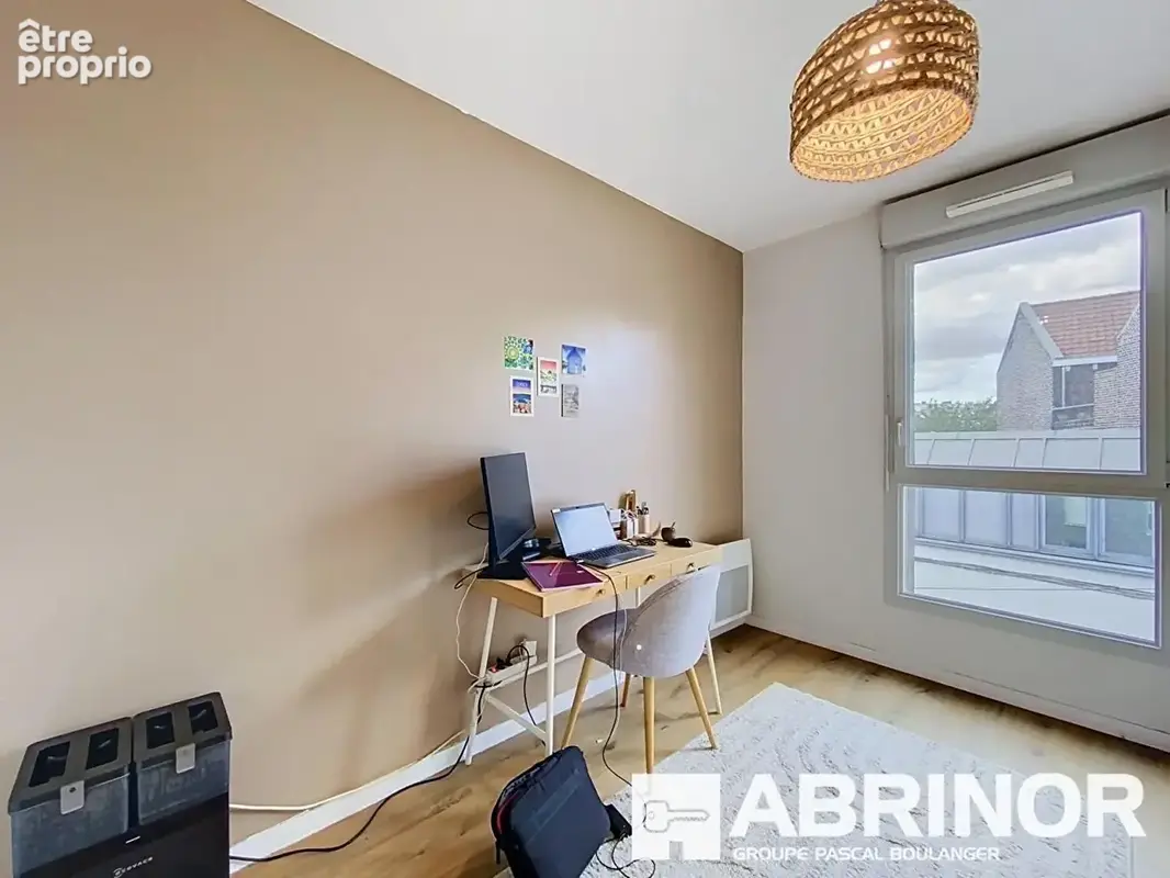 Lille Wazemmes - Superbe appartement T4 de 91 m² avec terrasse et parking - photo 14