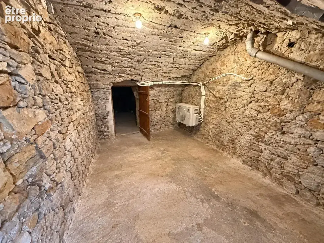 Maison 5 pièces 136 m² à vendre à Vins-Sur-Caramy (83170) - photo 12