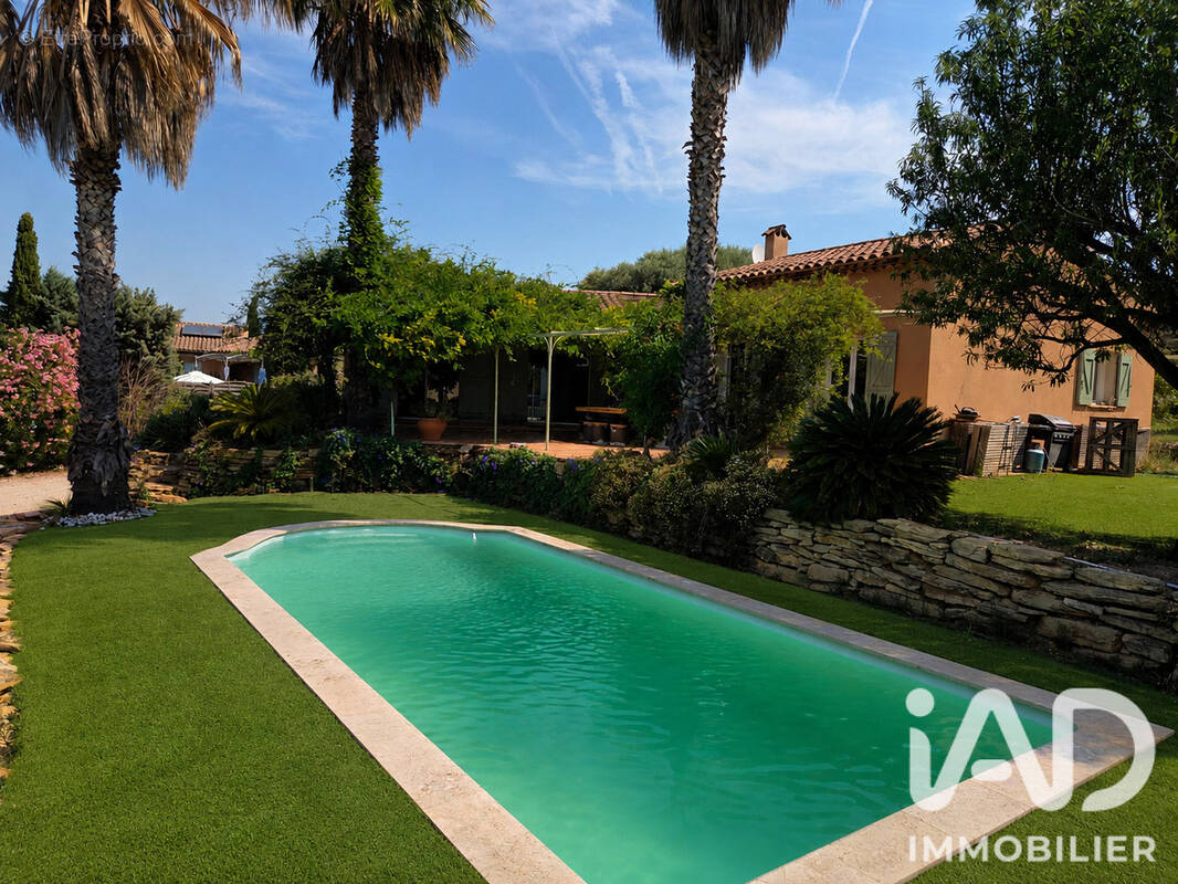 Photo 1 - Maison à LE CASTELLET
