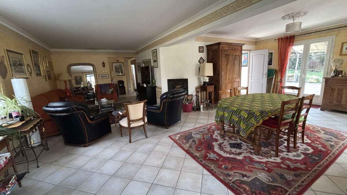 Maison à THIRON-GARDAIS